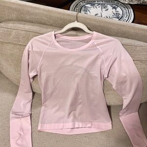 Swiftly Tech Long-Sleeve Shirt 2.0
Waist Length